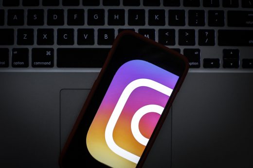 Instagram tests web DMs so you can slide from your desktop