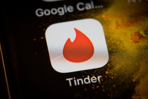 UK to question Tinder, Grindr over age checks in dating apps