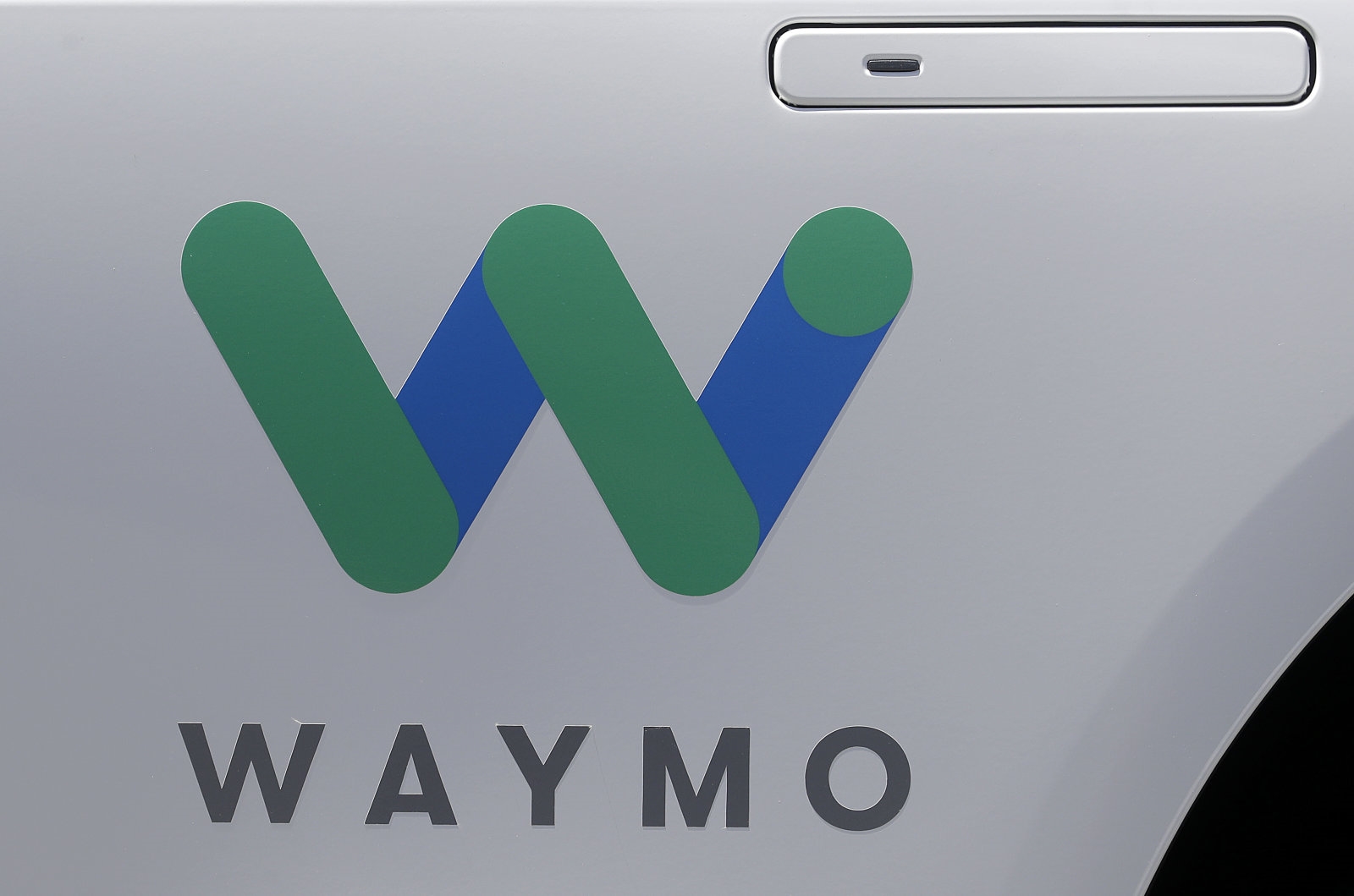 Waymo may team up with Renault-Nissan on self-driving taxis | DeviceDaily.com