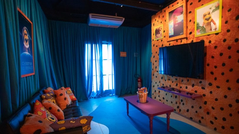 You have to see this Cheetos-themed mansion, a real thing that actually exists | DeviceDaily.com