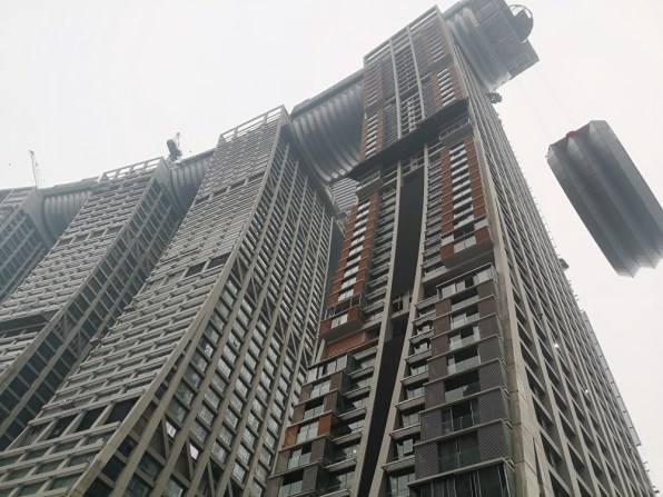 See China’s groundbreaking $4.8B “horizontal skyscraper” | DeviceDaily.com