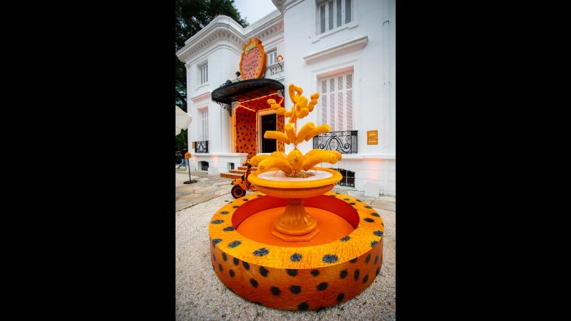 You have to see this Cheetos-themed mansion, a real thing that actually exists | DeviceDaily.com