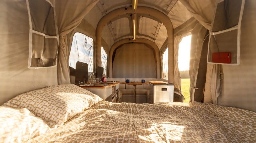 Dreaming of falling off the grid? You need this solar house on wheels | DeviceDaily.com