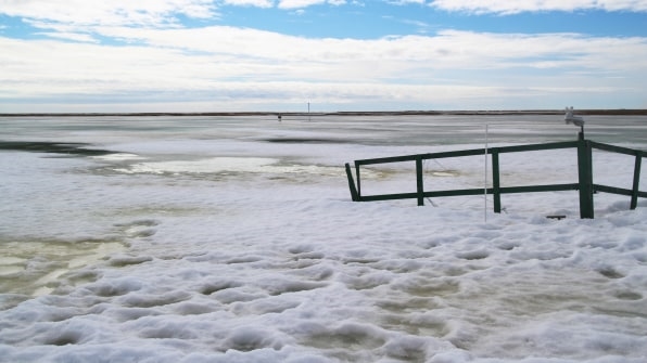 Can spreading tiny glass beads on the Arctic ice keep it from melting? | DeviceDaily.com