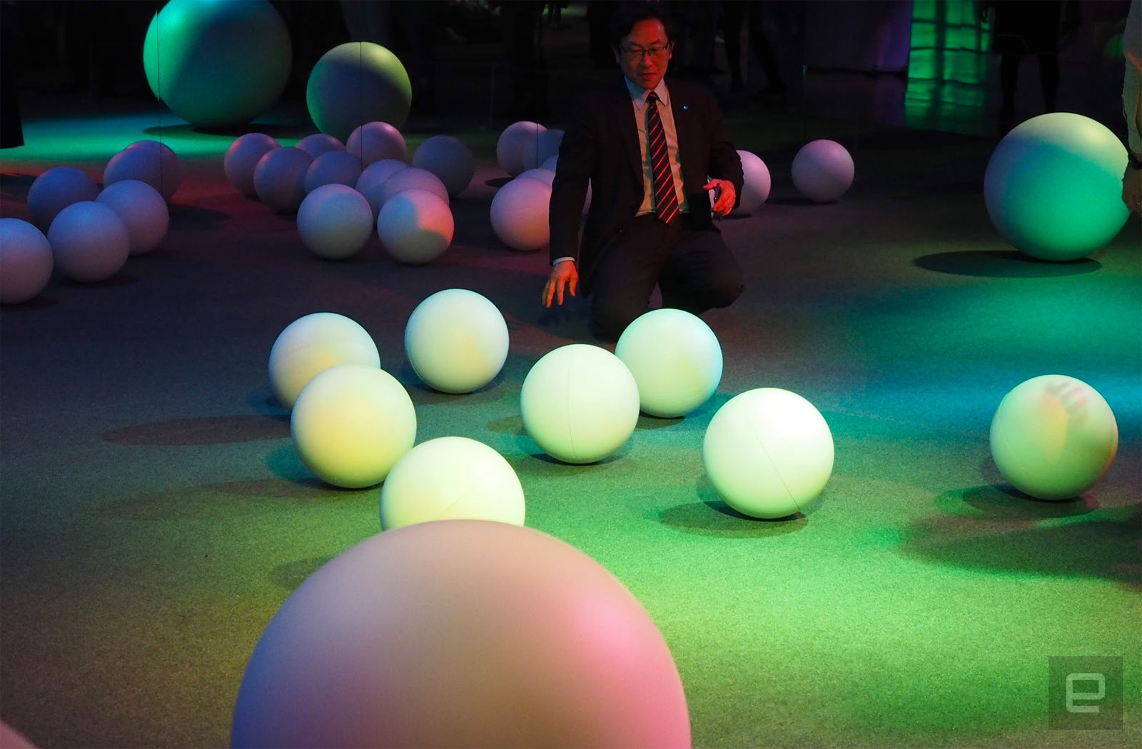Sony's robot-themed art installation somehow felt like a cat cafe | DeviceDaily.com Sony's robot-themed art installation somehow felt like a cat cafe | DeviceDaily.com