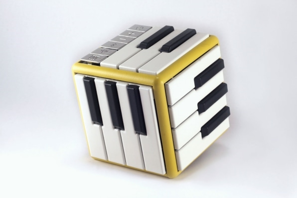 This 3D-printed cube lets users learn and play over 100 instruments | DeviceDaily.com