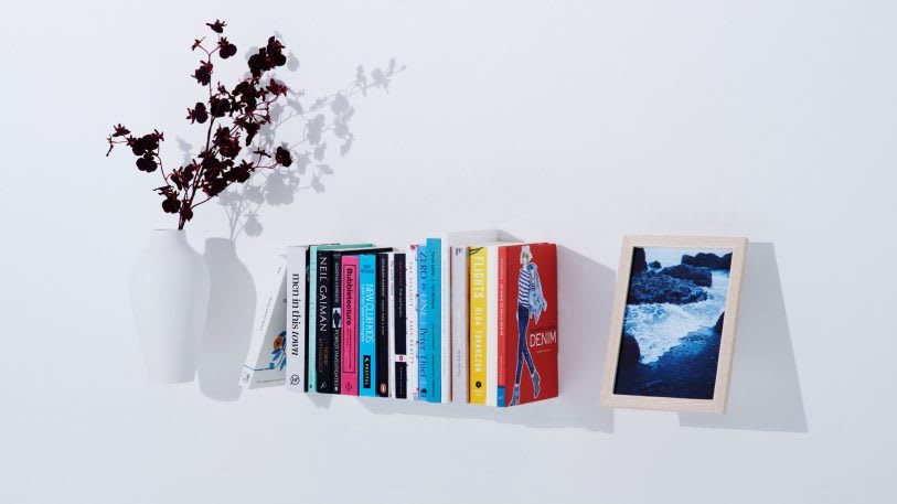 These clever shelves make your books literally float in midair | DeviceDaily.com
