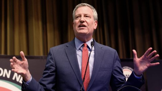 NYC mayor Bill de Blasio slams BuzzFeed management for alleged union busting