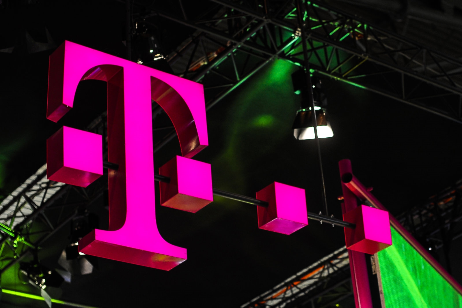 T-Mobile's streaming TV service will include Viacom channels | DeviceDaily.com