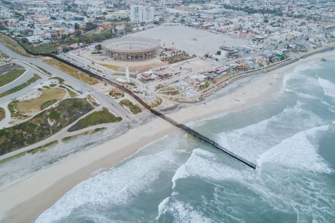 These photos of the U.S.-Mexico border show that reality is very different from the rhetoric | DeviceDaily.com