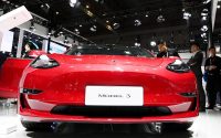 Tesla starts selling inventory Model 3 cars on its website