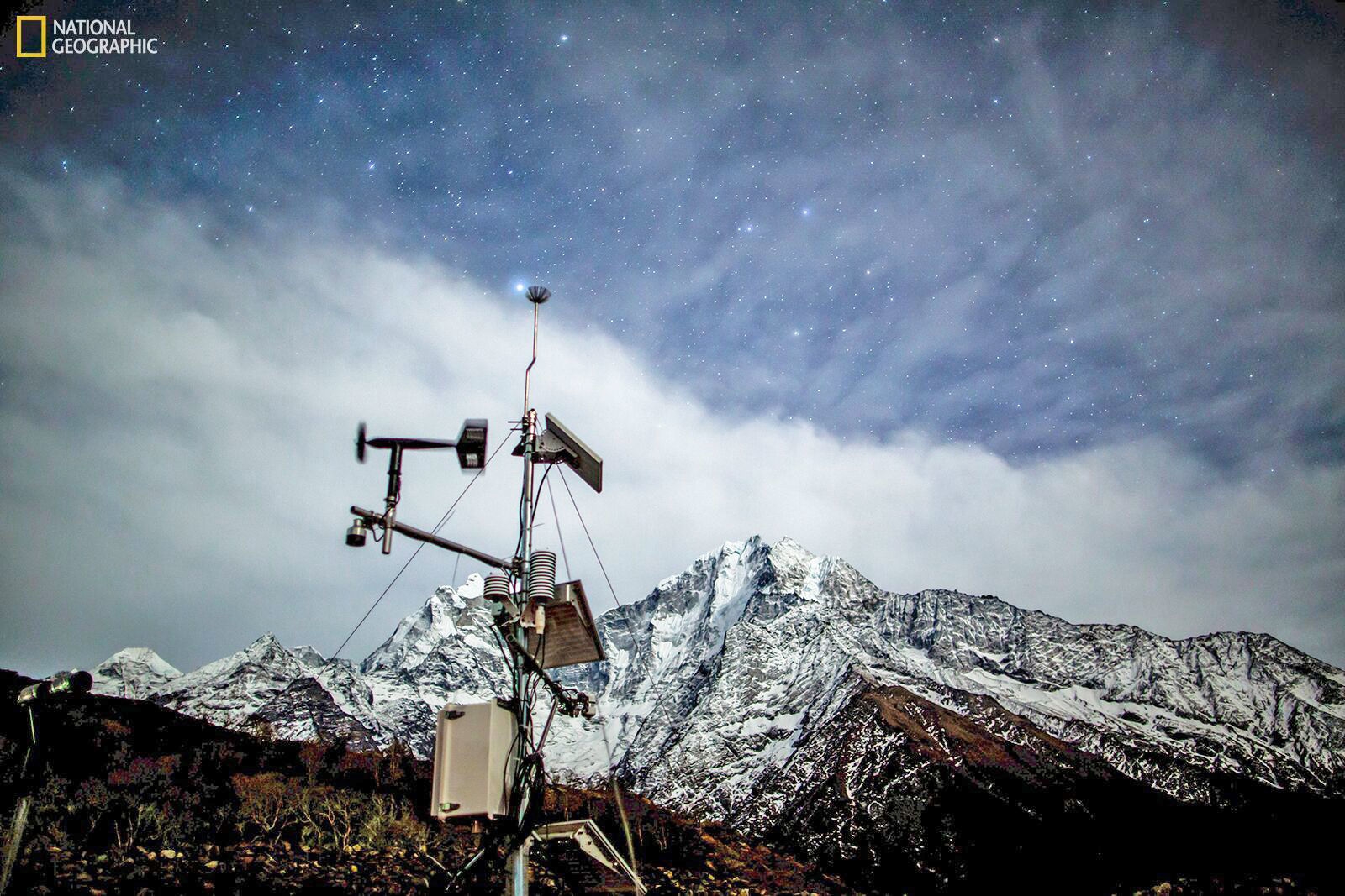 Mount Everest expedition installs highest weather stations on Earth | DeviceDaily.com