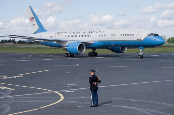 Trump’s terrible new design for Air Force One is unpatriotic | DeviceDaily.com