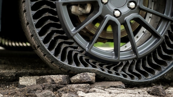 Michelin’s ingenious new tires ensure you’ll never get a flat again | DeviceDaily.com