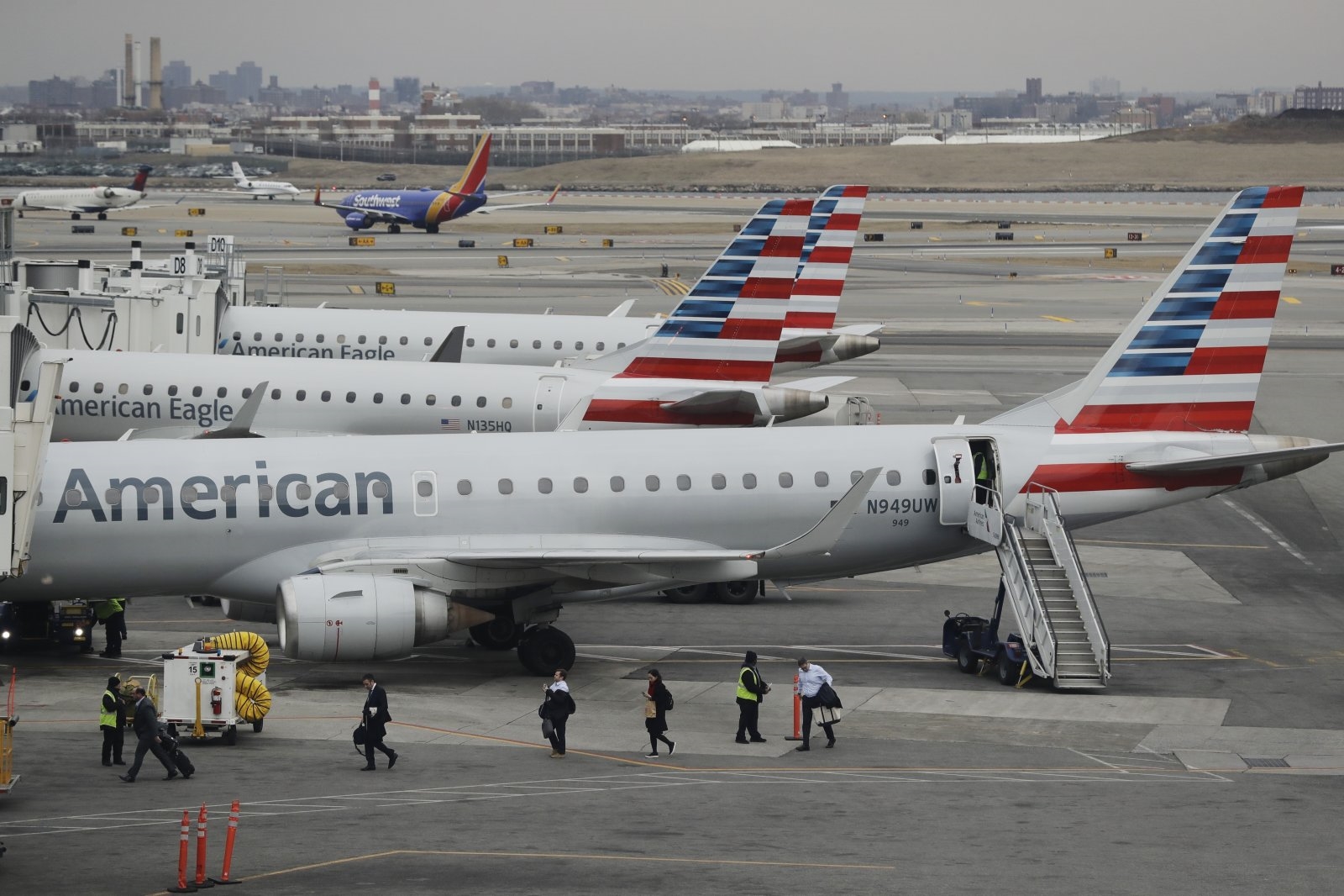 American Airlines offers satellite WiFi to its entire mainline fleet | DeviceDaily.com