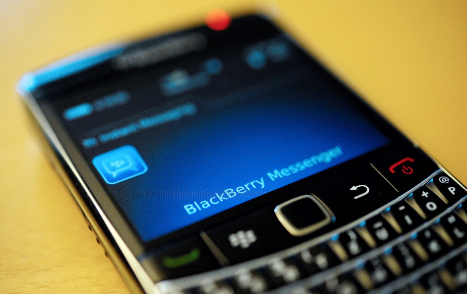 BlackBerry Messenger shuts down for good today | DeviceDaily.com