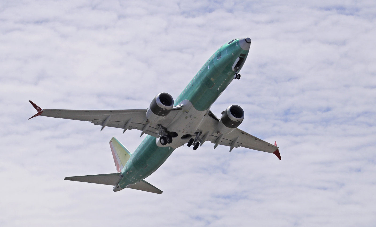 Boeing reportedly left engineers, officials unaware of 737 Max changes | DeviceDaily.com