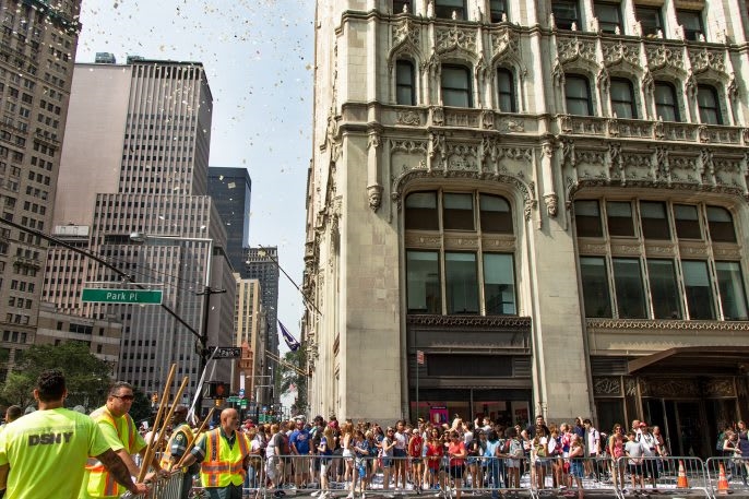 ‘Now Pay Us!’ Photos from NYC’s World Cup victory parade capture a mood—and a movement | DeviceDaily.com