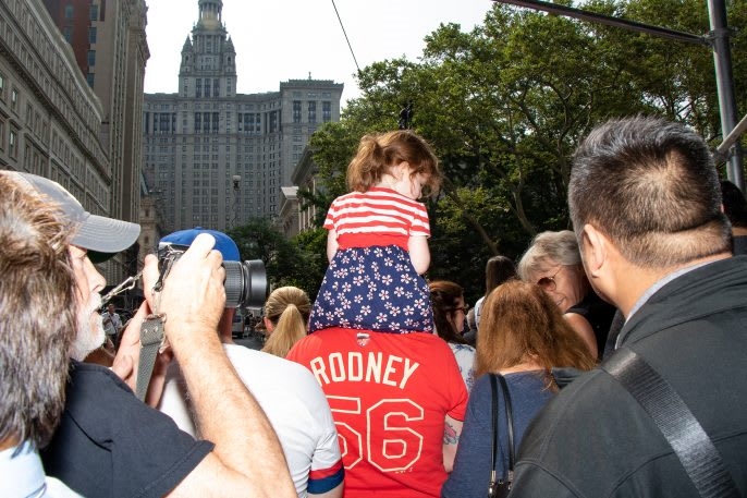 ‘Now Pay Us!’ Photos from NYC’s World Cup victory parade capture a mood—and a movement | DeviceDaily.com