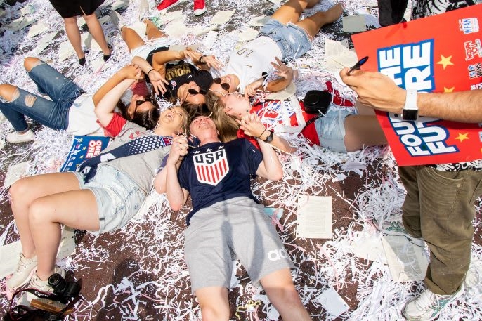 ‘Now Pay Us!’ Photos from NYC’s World Cup victory parade capture a mood—and a movement | DeviceDaily.com