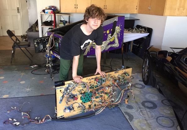 Inside the race to (finally) bring pinball into the internet era | DeviceDaily.com Inside the race to (finally) bring pinball into the internet era | DeviceDaily.com
