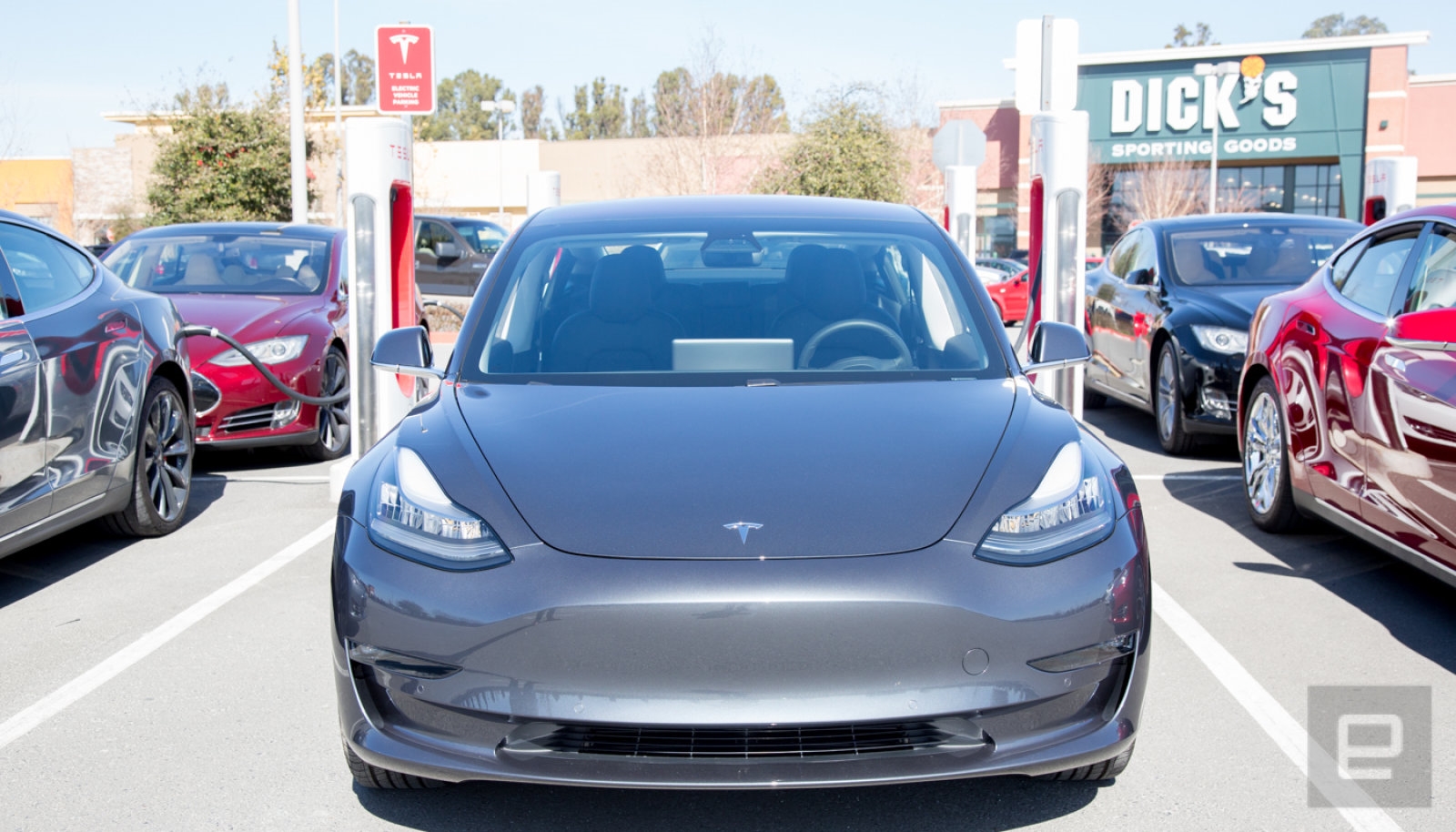 Telsa's Model 3 can now use DC fast chargers across the US | DeviceDaily.com