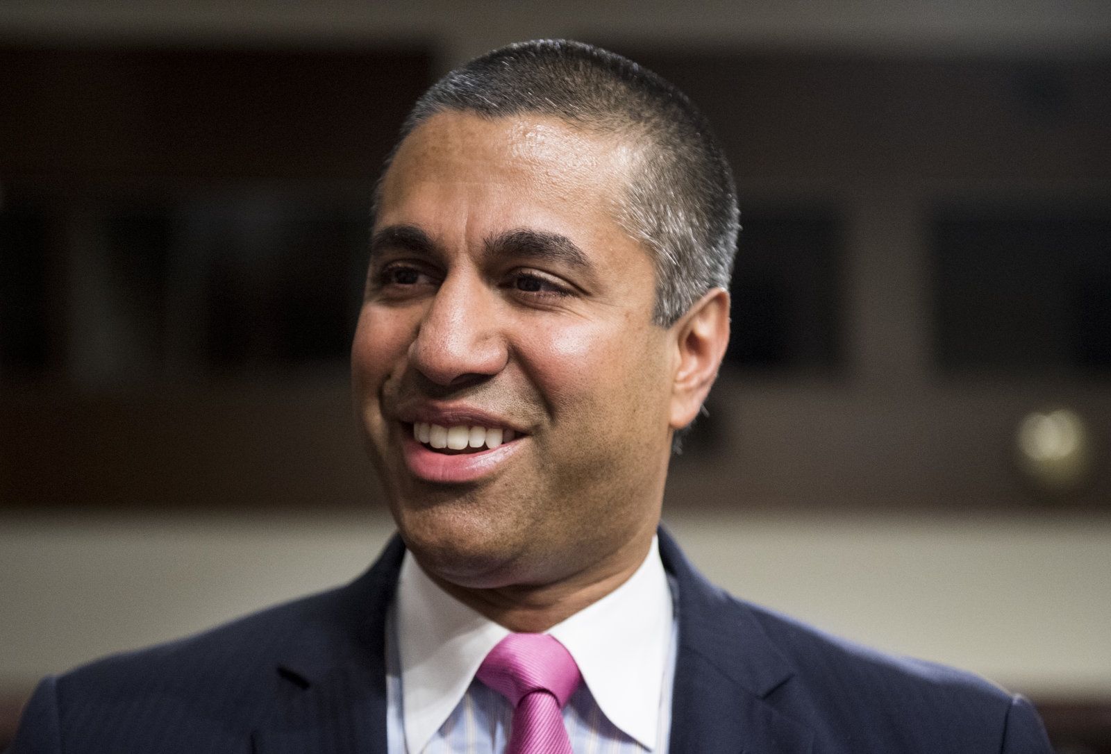 FCC Chairman wants to ban caller ID spoofing for text messages | DeviceDaily.com