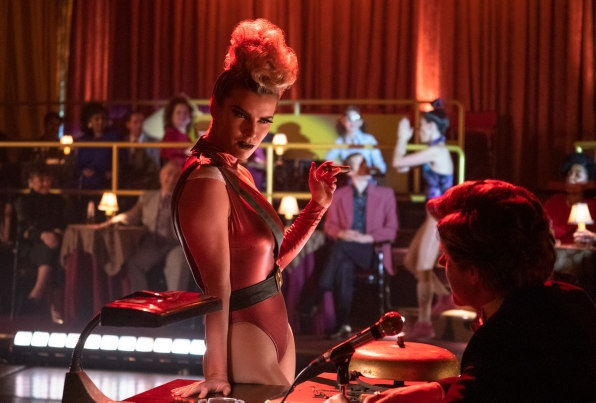 The creators of Netflix’s ‘GLOW’ explain what you need to know before bingeing on season 3 | DeviceDaily.com