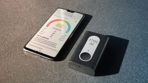 Clip this tiny gadget to your backpack and get real-time reports of the air quality around you