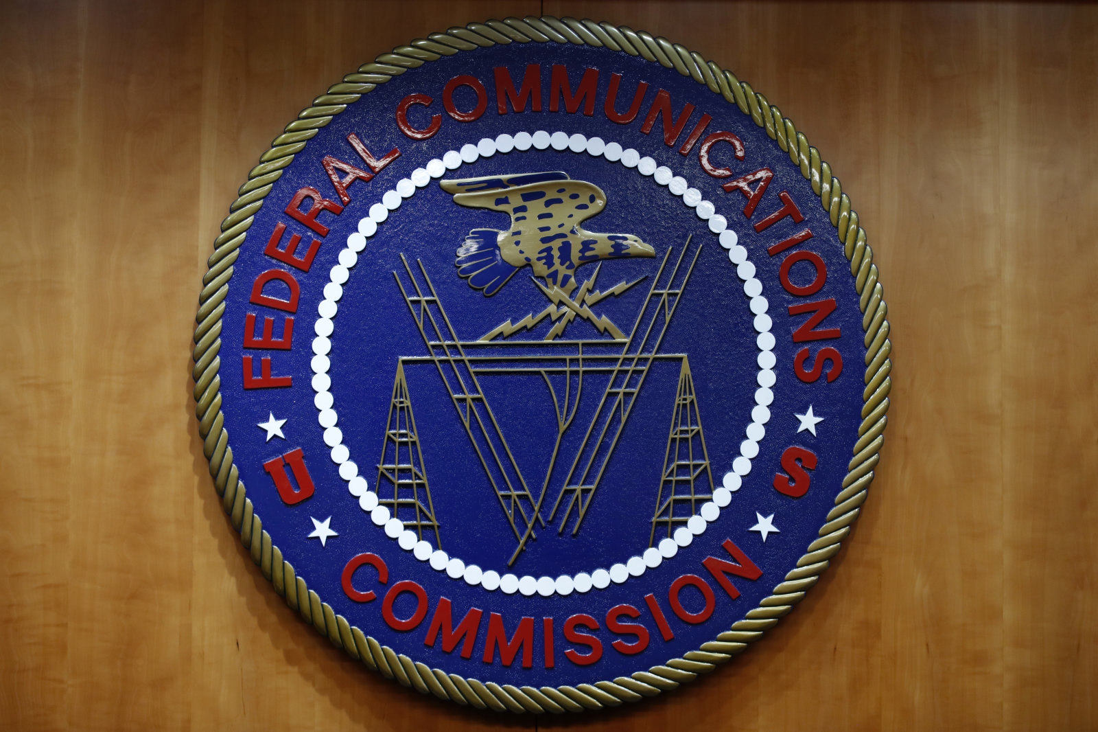 FCC proposes '988' for quick access to national suicide prevention line | DeviceDaily.com