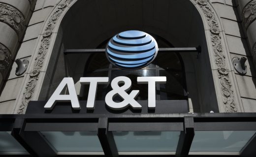Man charged with bribing AT&T staff to illegally unlock phones