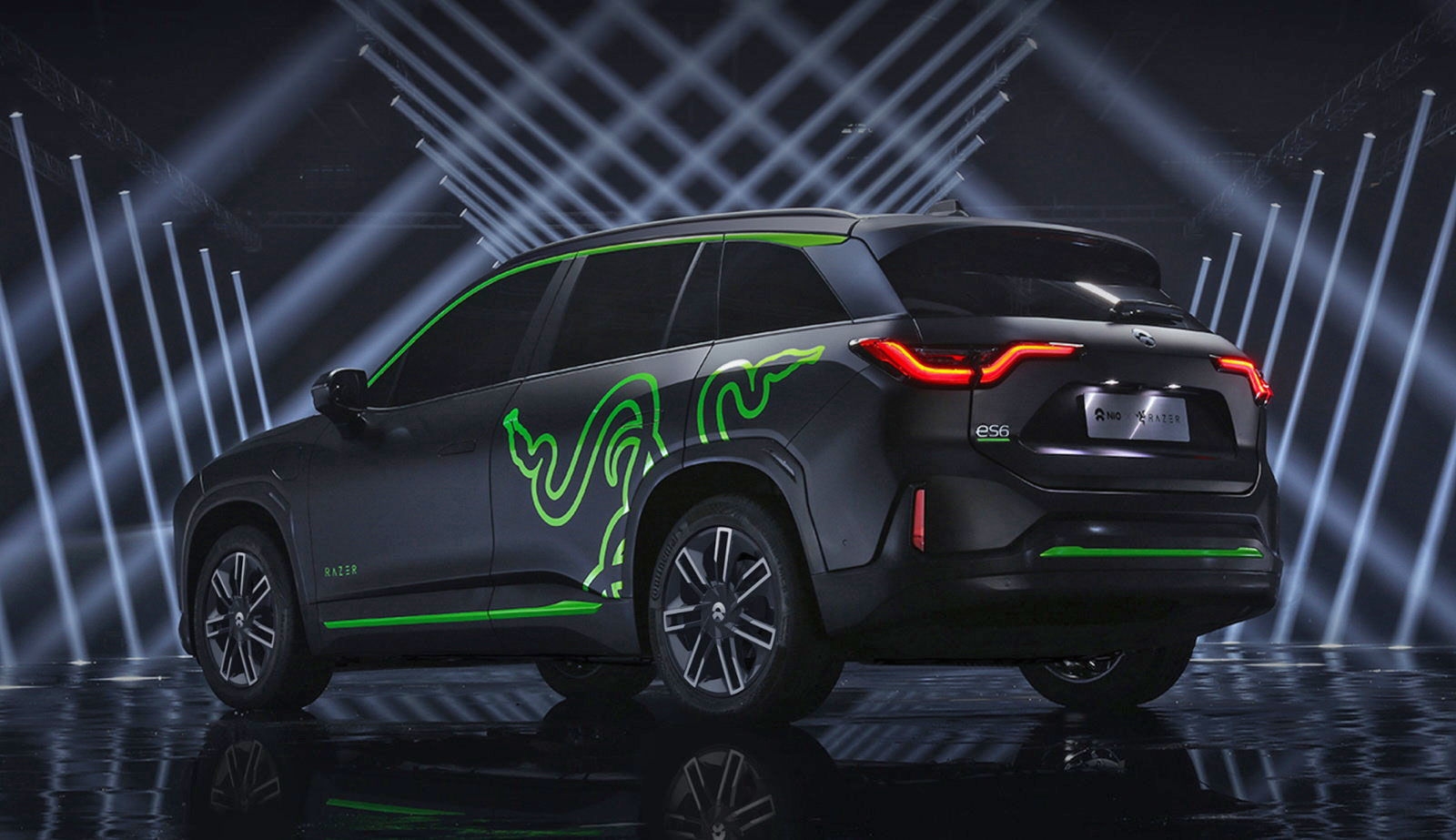 Razer's electric SUV is decked out in tacky lights, of course | DeviceDaily.com