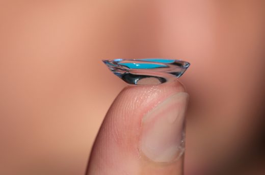 Scientists create contact lenses that zoom on command