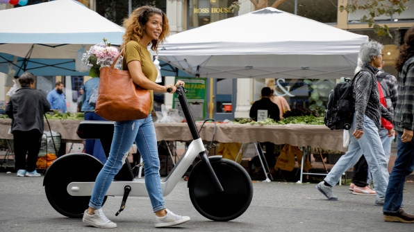 Could this half-bike, half-scooter create a new form of urban transit? | DeviceDaily.com