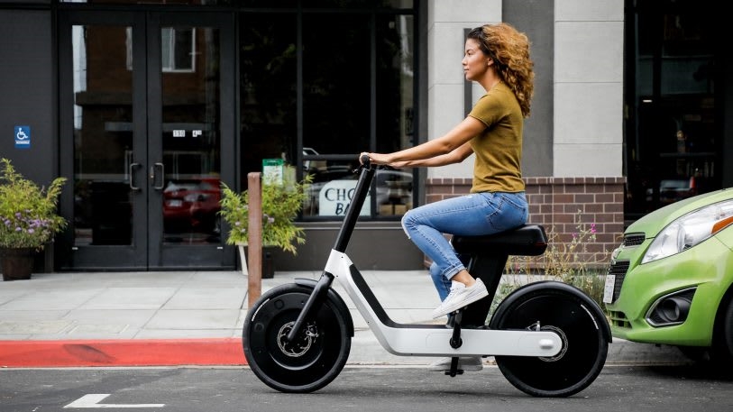 Could this half-bike, half-scooter create a new form of urban transit? | DeviceDaily.com