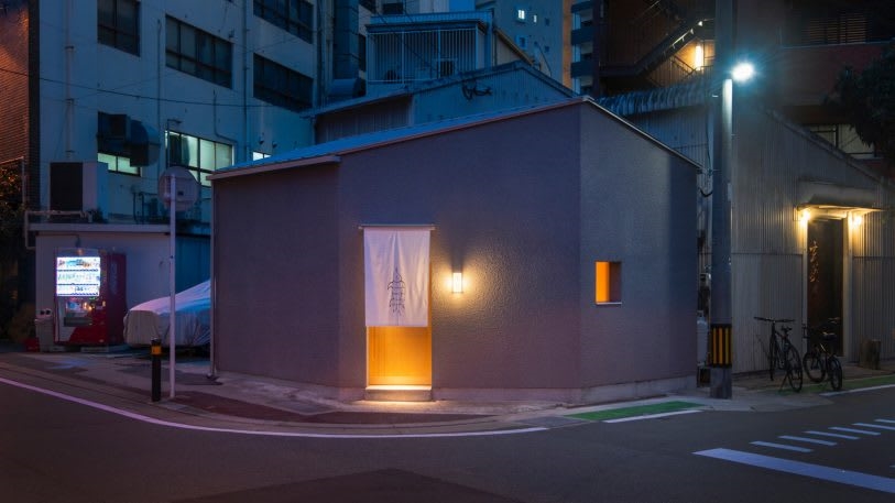 This tiny sushi shop is smaller than most American closets | DeviceDaily.com