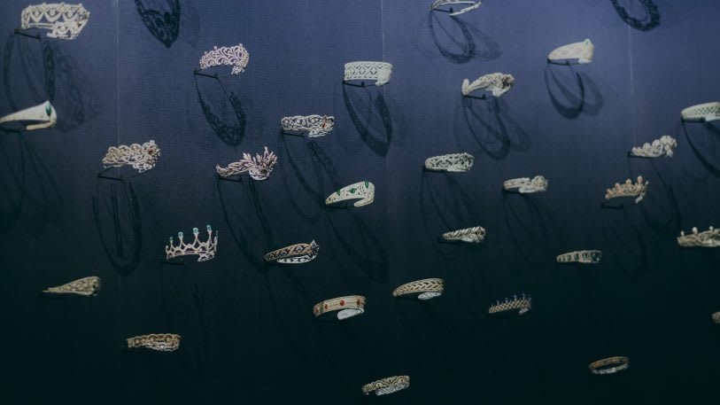 A visual history of the most coveted design object of all: Tiaras | DeviceDaily.com