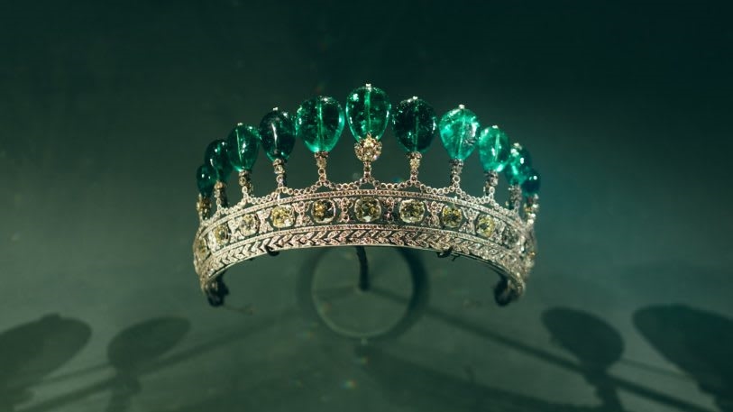 A visual history of the most coveted design object of all: Tiaras | DeviceDaily.com