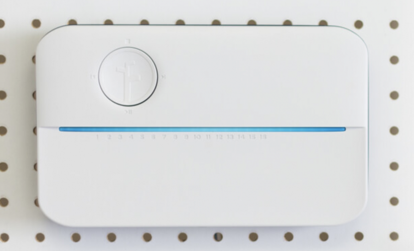 Rachio 3: A Smart Yard Sprinkler Controlling Water Consumption | DeviceDaily.com