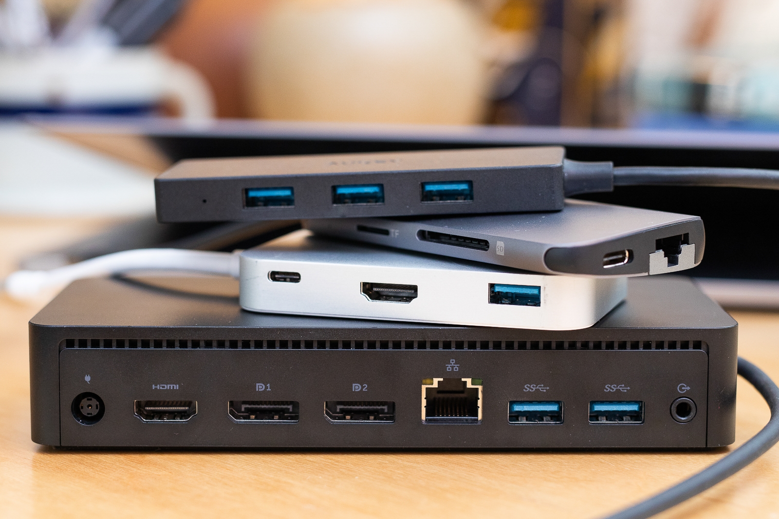 The best USB-C hubs and docks | DeviceDaily.com
