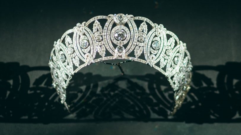 A visual history of the most coveted design object of all: Tiaras | DeviceDaily.com