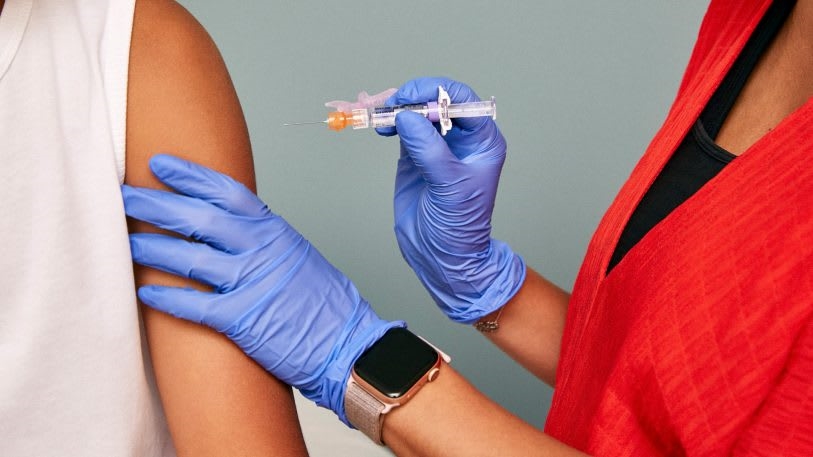 Stock photos for vaccines are dangerously bad, so this photographer redesigned them | DeviceDaily.com