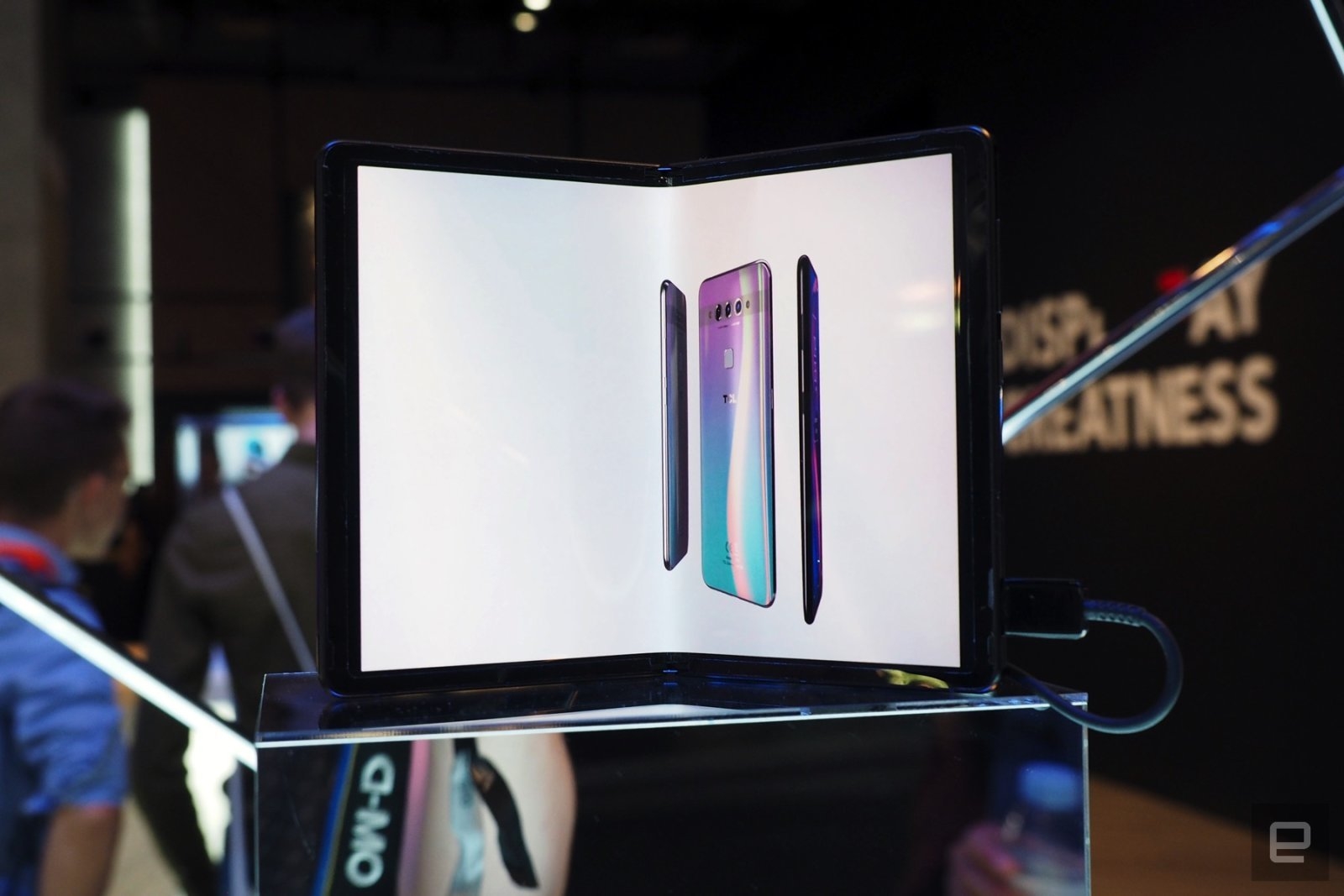 Companies distanced themselves from foldable phone hype at IFA | DeviceDaily.com