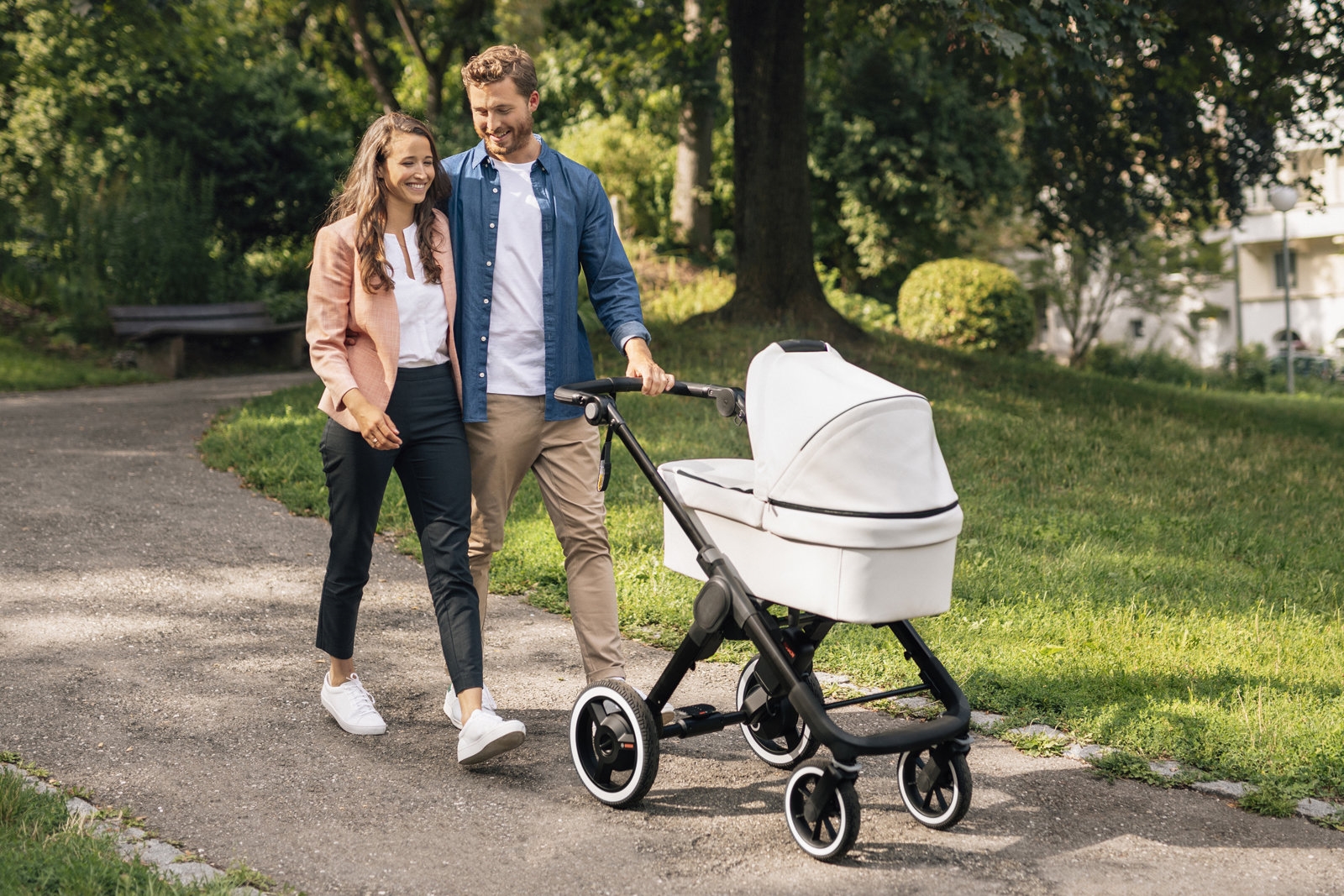 Bosch's electric stroller tech helps carry your baby uphill | DeviceDaily.com