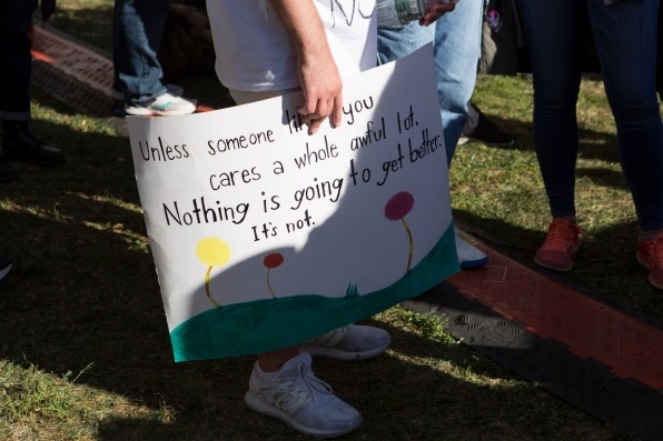 21 signs from the NYC climate strike that say it all | DeviceDaily.com