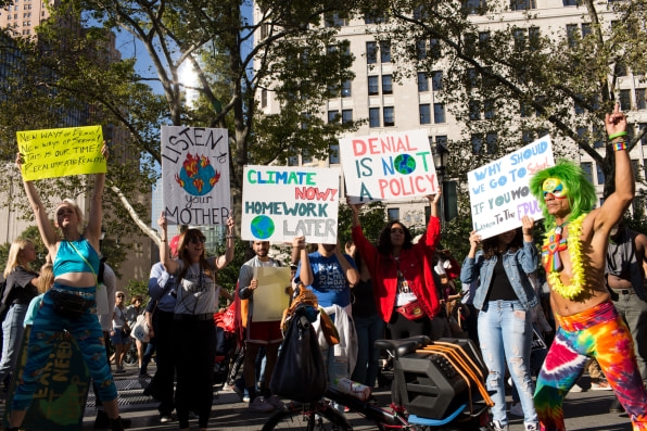 21 signs from the NYC climate strike that say it all | DeviceDaily.com