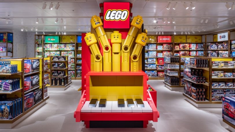 FAO Schwarz is opening two stores in Europe. Yes, you can dance on the pianos | DeviceDaily.com