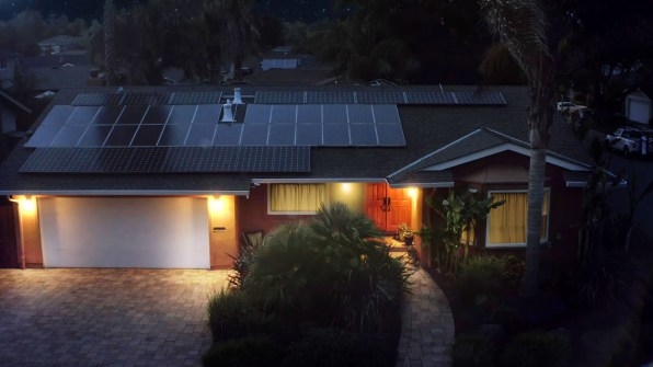 To keep the lights on during California’s blackouts, people are using solar power | DeviceDaily.com