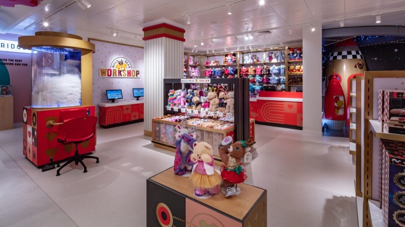 FAO Schwarz is opening two stores in Europe. Yes, you can dance on the pianos | DeviceDaily.com