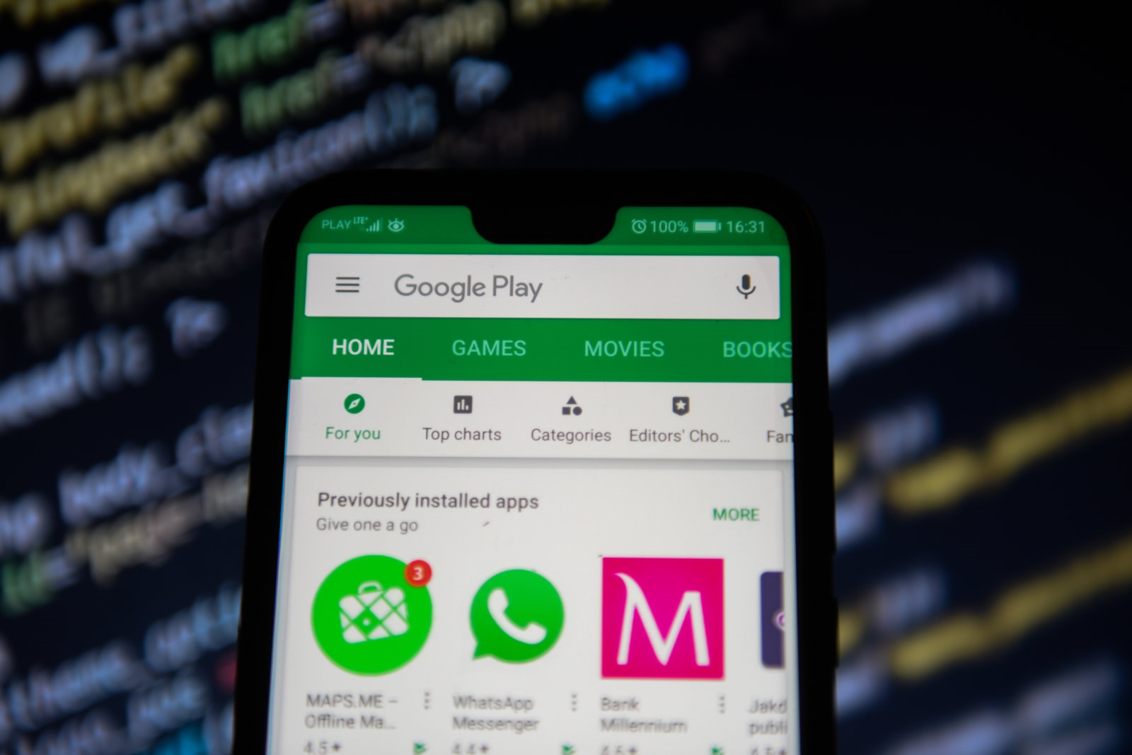 Google bans predatory payday loan apps from the Play Store | DeviceDaily.com